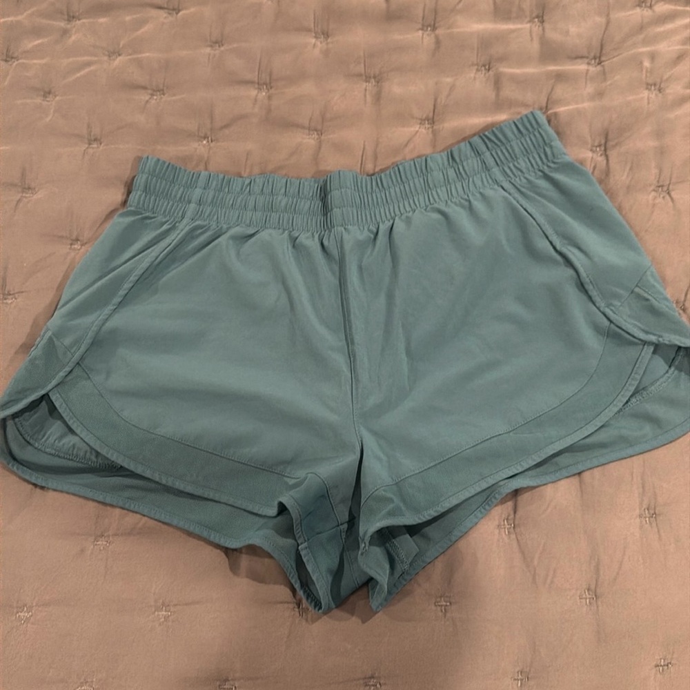 Athleta Mesh Racer Run 2.5” Short